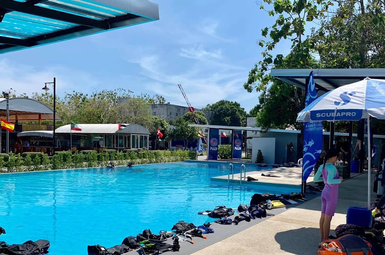 Water Pro Diving Pool