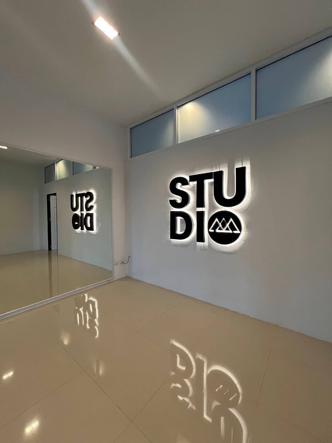 La Identidad Dance Studio