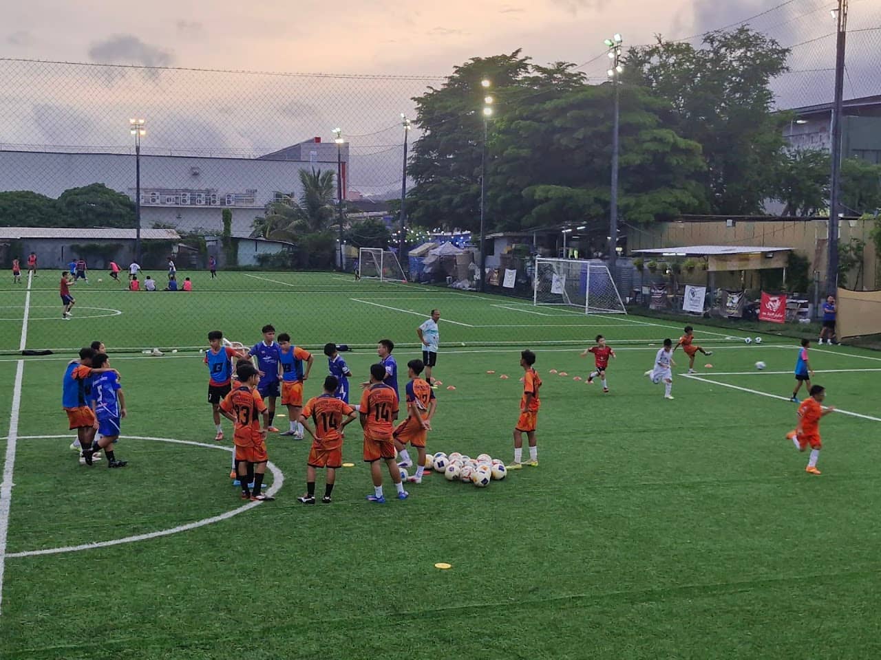 สนามฟุตบอลหญ้าเทียม Phuket Soccer Arena