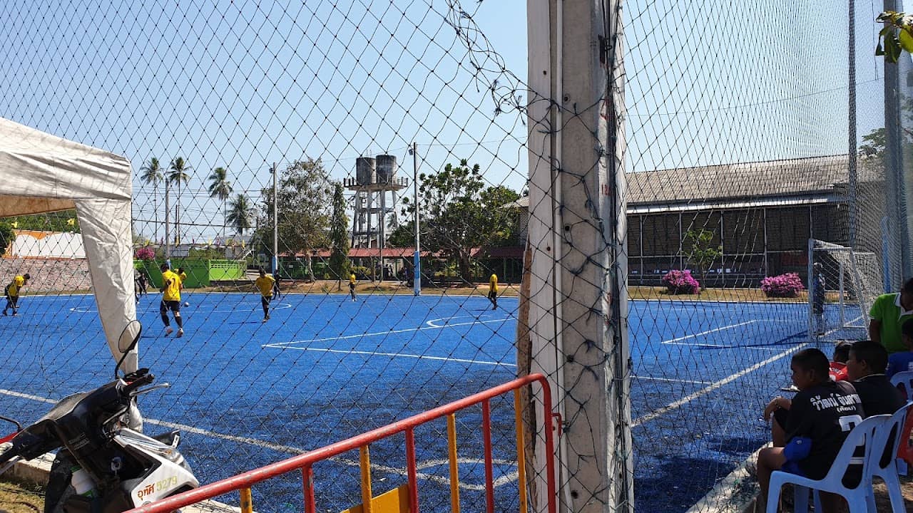 สนามฟุตบอลหญ้าเทียมโรงเรียนหงษ์หยกบำรุง