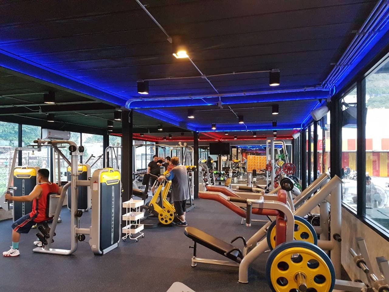 Arena Club Phuket ฟิตเนส&สนามหญ้าเทียม