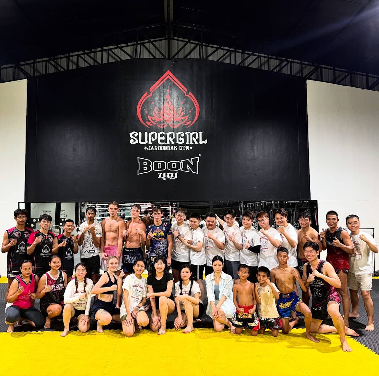 Supergirl Jaroonsak Muaythai Gym